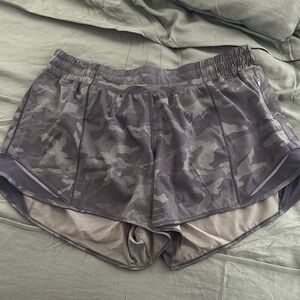 Lululemon green camo hotty hot shorts size 12 tall